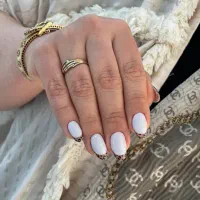 استخدام ناخن کار و طراح ناخن|استخدام درمانی، زیبایی، بهداشتی|فردیس, نسترن شرقی|دیوار