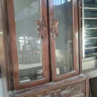 بوفه چوبی عتیقه و زیبا باخراطی 3کشاب وسه طبقه|بوفه، ویترین، کنسول|اهواز, پادادشهر|دیوار