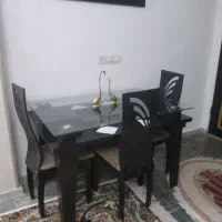 میز و صندلی ناهار خوری سالم بدون شکستگی