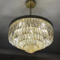 لوستر و کنار سالنی