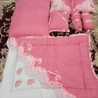 ست خواب نوزادی دخترانه با قنداق فرنگی ست خواب