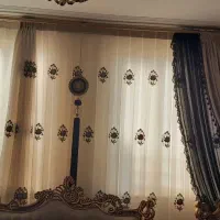 پرده و ۲ جفت والان قهوه ای وکرمی مخمل