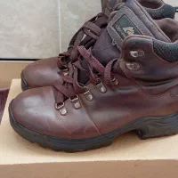 کفش کوهنوردی اورجینال دست دوم