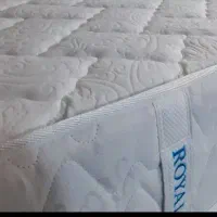 تشک تخت دو نفره.    و یه تشک برقی.