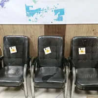 میز تحریر و کامپیوتر