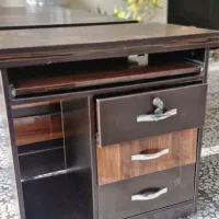 میز وصندلی مدیریتی و میز وسط