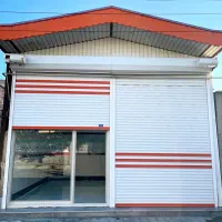 مغازه‌ای کاملاً تمیز، آماده کار و با موقعیت تجاری