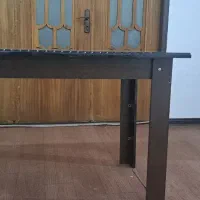 میز نهارخوری بدون صندلی