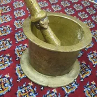 هاون برنجی عتیقه خیلی قدیمی|کلکسیون اشیاء عتیقه|اهواز, کمپلو جنوبی|دیوار