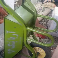 لوازمی که گذاشته شده سالم وفروشی
