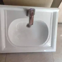 روشویی سرویس بهداشتی