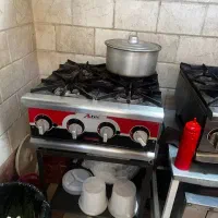 دو عدد گاز و یک فر صندوقی بسیار کم مصرف و سالم