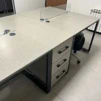 میز کار ۴ نفره مدرن (دارای پارتیشن)+ ۴ صندلی نیلپر|مبلمان اداری|تهران, کرمان|دیوار