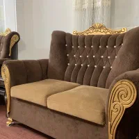 مبل ۹ نفره در حد نو به همراه میز