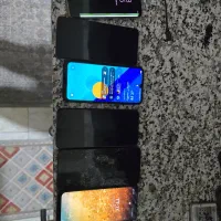 تعدادی گوشی