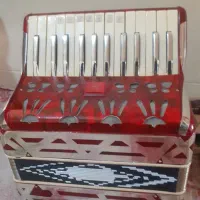 اکادئون ۱۲ باس فانوس خیلی تمیز