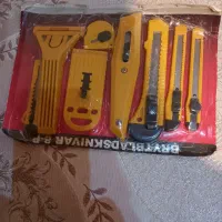 ۷ عدد تیغه  کاردک  وپیچ گوشتی