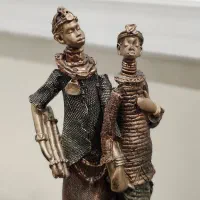مجسمه سرخ پوست|کلکسیون و سرگرمی|اصفهان, باغ نگاره|دیوار