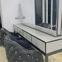 لوازم سالن زیبایی آینه کنسول و صندلی