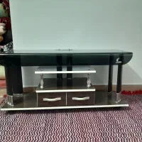 میز تلویزیون کاملا سالم در حد نو فروشی