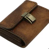 کارت ملی به همراه چندتا کارت بانکی