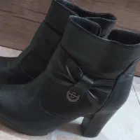 پالتو و بوت|لباس|صدرا-فارس, فاز ۱|دیوار