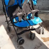 کالسکه دوقلو