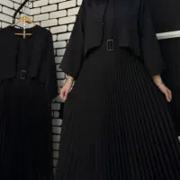 تعدادی کفش و لباس زنانه