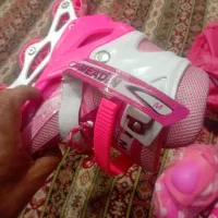 اسکیت دارایه تنظیم شدن کوچک بزرک شدن