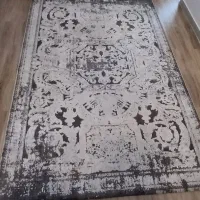 فرش و آینه قدی