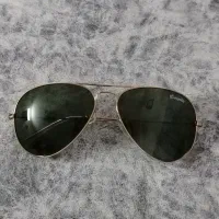 ساعت استیل و عینک آفتابی