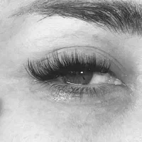 کاشت تخصصی مژه با ماندگاری بالا