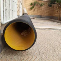 یک شاخه لوله پلی اتیلن