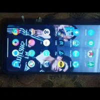 poco c40|موبایل|درمیان, |دیوار