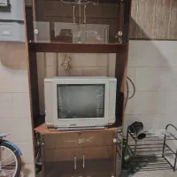 تلوزیون و میز تلوزیون