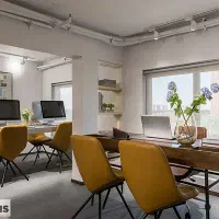 کارمند اداری خانم