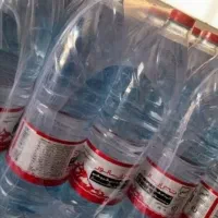 آب. آب معدنی نوشیدنی