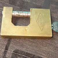 قفل کتابی