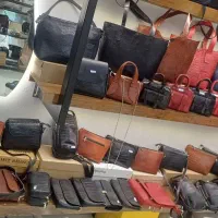 کیف های چرم طبیعی گاوی اداری و کراس بادی