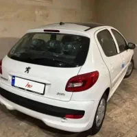 پژو 207i پانوراما اتوماتیک سفید مدل۴۰۳ صفرخشک