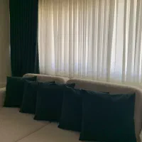 والان پرده مخمل به همراه کوسن ست|پرده، رانر، رومیزی|تهران, اکباتان|دیوار