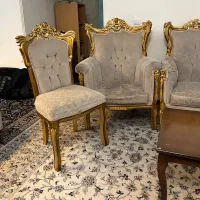 مبل به صورت هدیه داده میشود