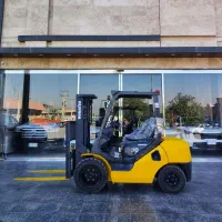 تمام فابریک لیفتراک کوماتسو 3تن آکبند