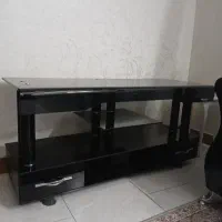 میزتلویزیون شیشه ای