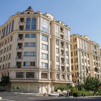 فرصت ویژه اجاره ملک تجاری ۶۳۰ متر در سه طبقه
