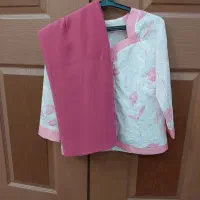 بلوز و دامن صورتی آرامش بخش