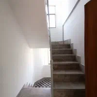 دو طبقه در بست