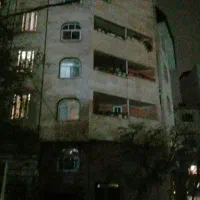 80-متر-دوخوابه-روبه-حیاط-طبقه-اول-غرق-در-نور