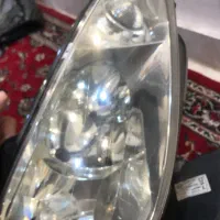 یک‌ جفت چراغ ۲۰۶ تمیز پایه ها سالم برند مدرن