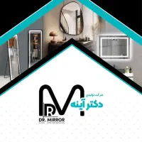 منشی خانم آشنا به برنامه حسابداری